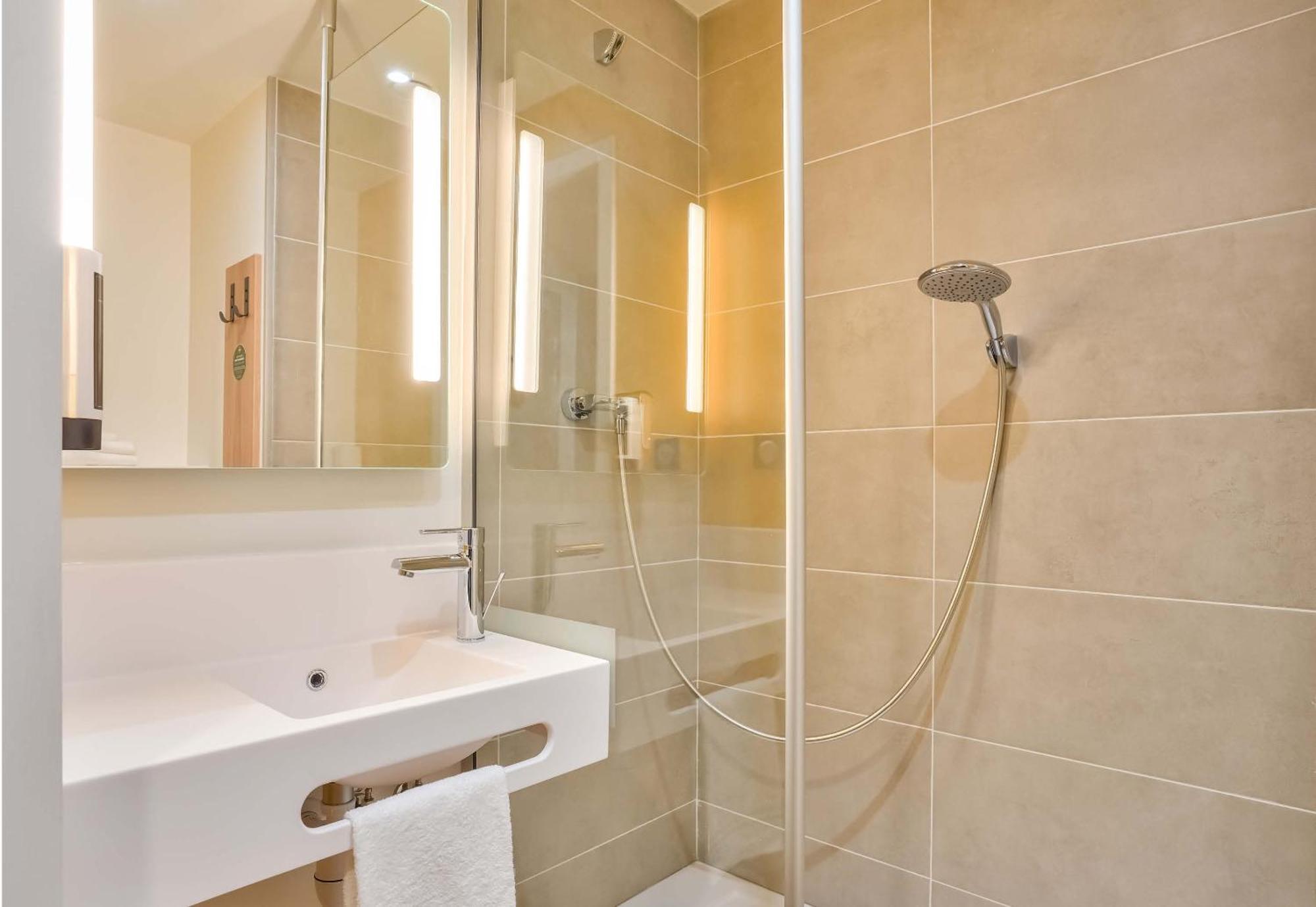 B&B Hotel Paris Porte D'Orleans Montrouge Exterior foto